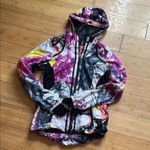 Lululemon rare unicorn tears jacket, size 4 🦄